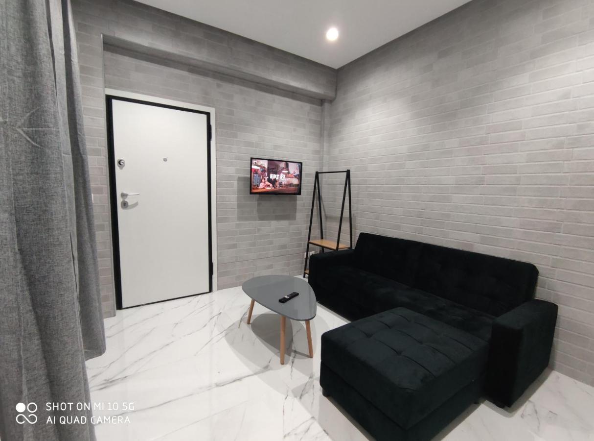 Modern Apartment With A Huge Terrace Atena Exterior foto
